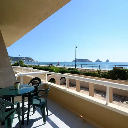 Els Griells Near Beachfront Apartment L'Estartit