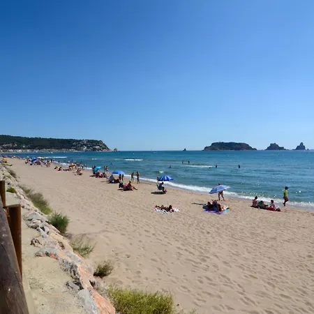 Els Griells Near Beachfront Apartment L'Estartit
